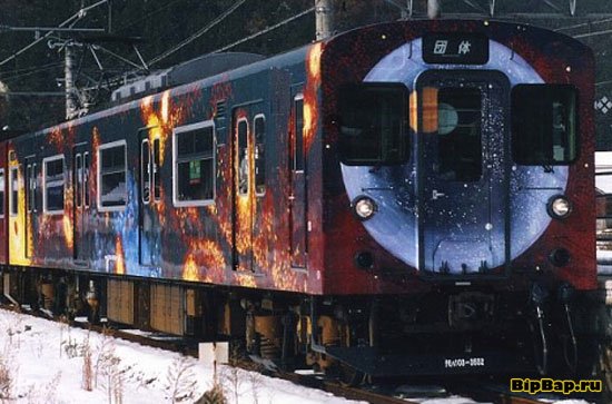 Невероятная раскраска поездов в Японии