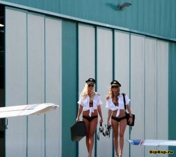 Красивые девушки и самолеты