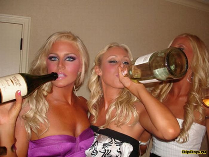 Пьяные девушки на Новый год
