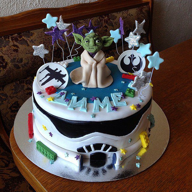 A-Yummy-Yoda-Birthday-Cake