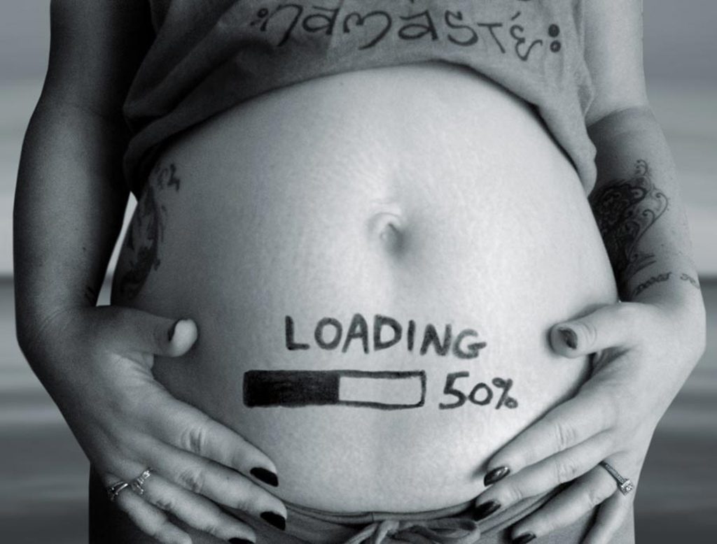 maternity-photography-iceas-Creative-hifive