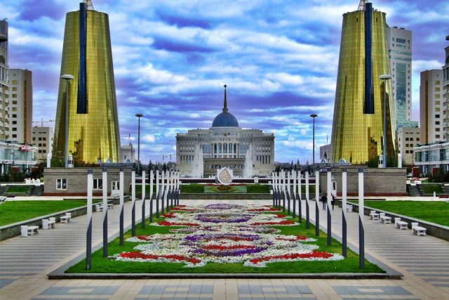 Черно белое фото казахстан