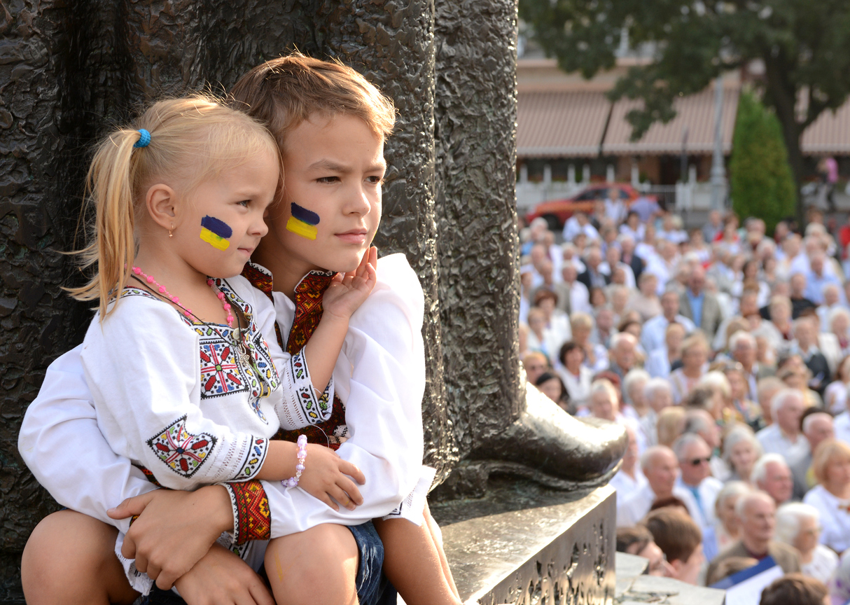 Украина день 22. Украинцы дети. Бедные улицы Украины. "За дітей" Украина. Все самое лучшее детям фото Украина.