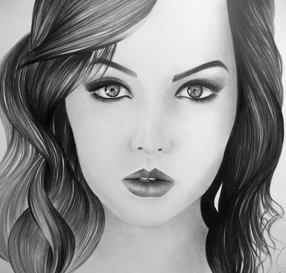 фото девушки рисунок карандашом