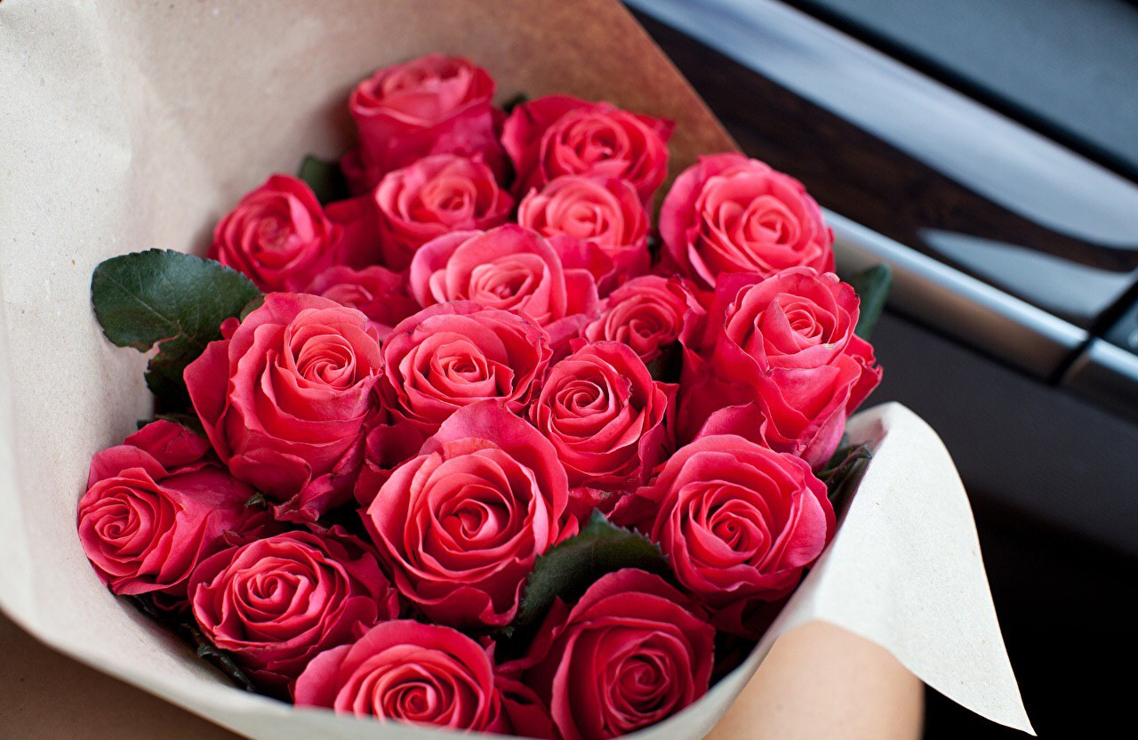 Красивые букеты и цветы в коробках. Лучшее для Ваших близких.