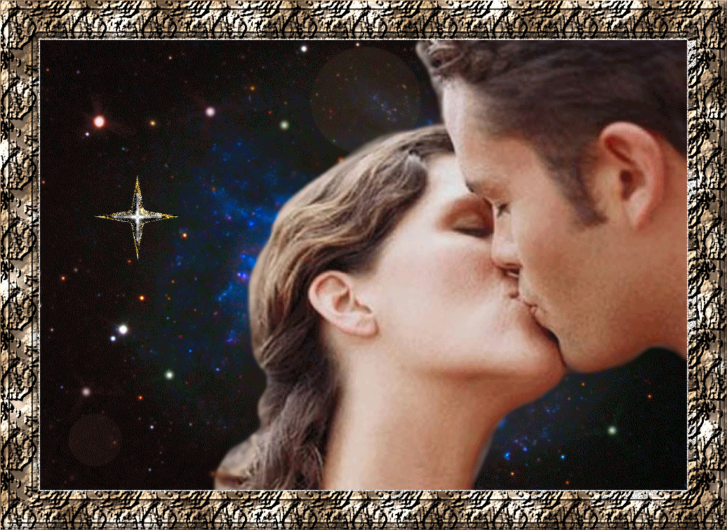 Звезды стекают по твоей коже. Волшебный поцелуй. Нежный поцелуй. Нежный ночной поцелуй. Вечерний поцелуй.