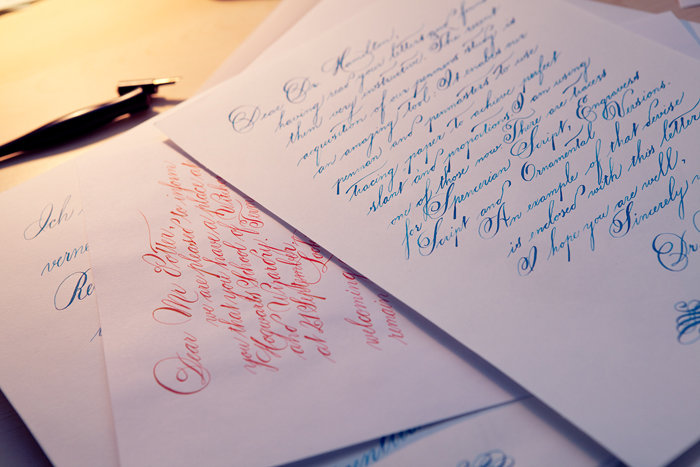Почерк девочки. Красивый почерк. Фотографии красивого почерка. Очень красивый почерк. Почерк фото.